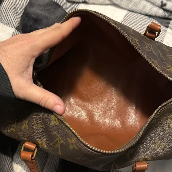 Authentic Louis Vuitton monogram Papillion 30 with pouch - Picture 7 of 16